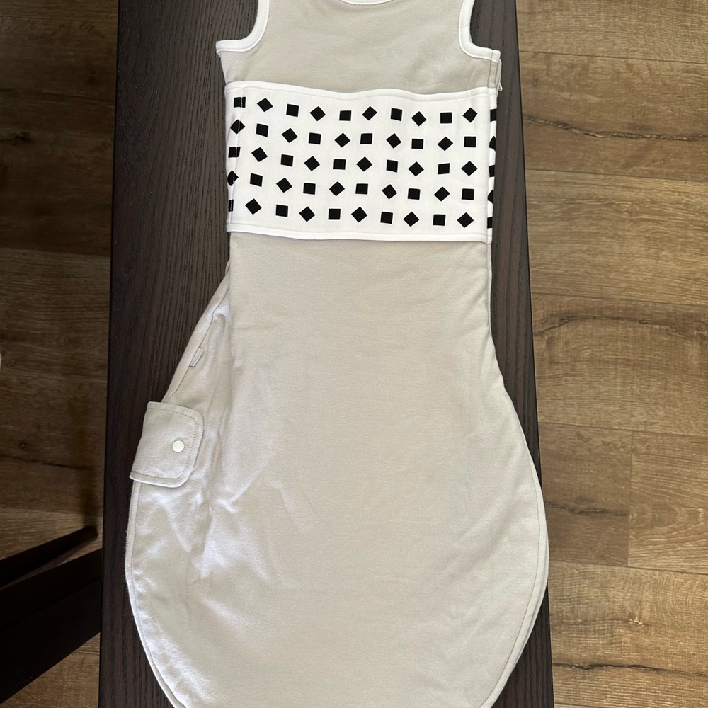 Cozy Sleep Sack for Kids - White and Black